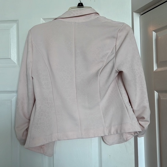 Charlotte Russe blush blazer - Picture 2 of 3